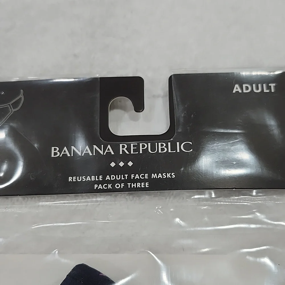 BANANA REPUBLIC FACE MASK SET